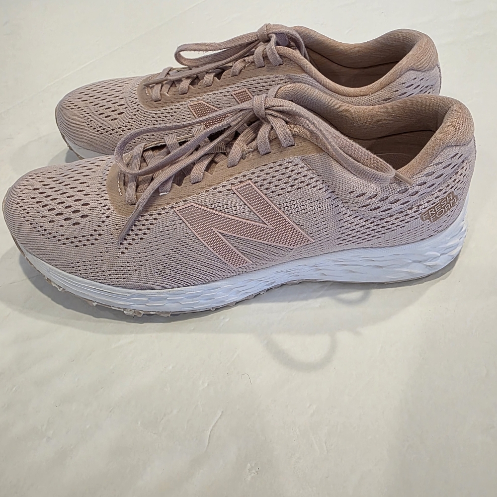 New Balance (WMNS) New Balance Arishi v1 Shoes Size 9.5 B - Picture 12 of 17